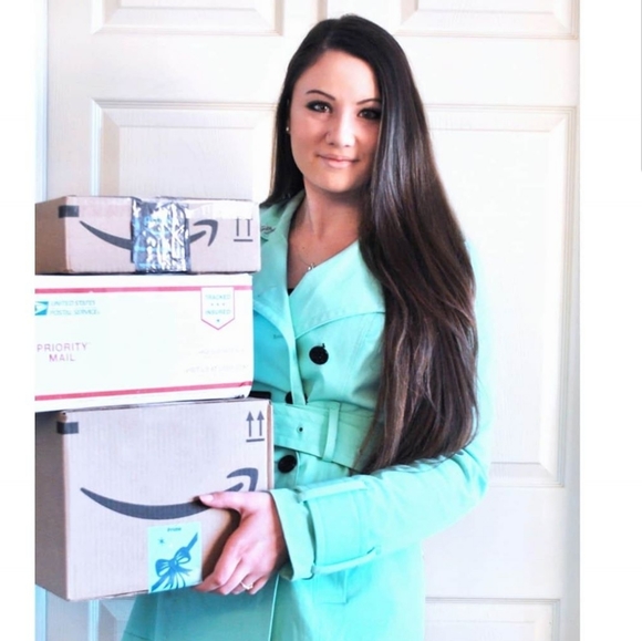 Meet your Posher, Claire - Picture 1 of 1